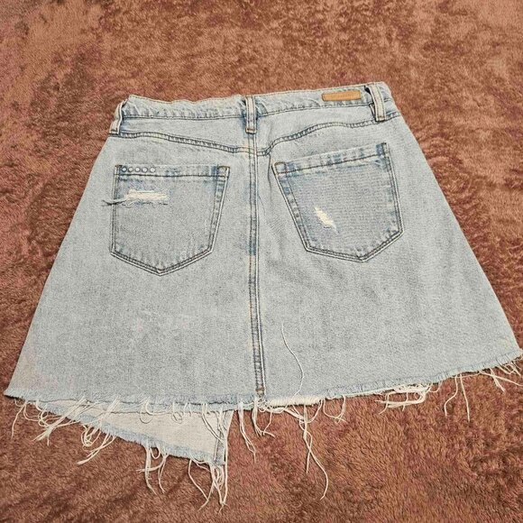 BlankNYC Asymmetrical Distressed Raw Frayed Hem Denim Mini Jean Skirt - Picture 3 of 14